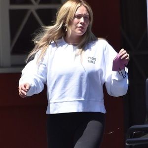 Lulusimon studio probs tired top